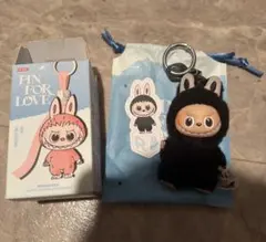 ラブブ イニシャル ぬいぐるみペンダント PIN FOR LOVE R