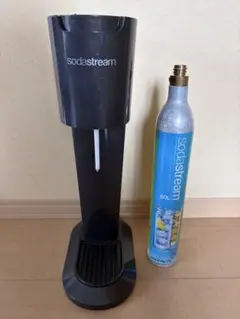 sodastream 炭酸水メーカー 本体 + ボトル2本 + CO2ボンベ - メルカリ