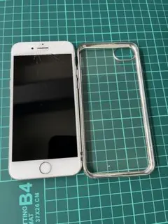 iPhone 7 シルバー 32GB SIMフリー　ケース付き 画面ひびあり
