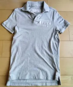 割引中Abercrombie&Fitchアバクロ Sサイズ ポロシャツ グレー