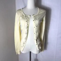 Mew's ミューズ ビジュー付カーディガン M 黄色 クルーネック パール上品のサムネイル