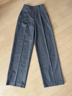 UNIQLO タックワイドパンツ　丈長め　グレー