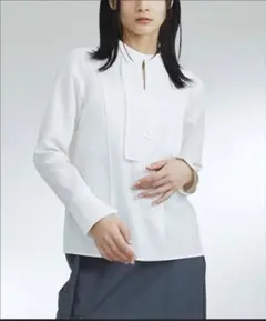 UNITEDTOKYO ネックデザインブラウス 白 ホワイト