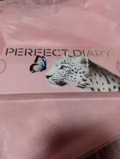 PERFECT DIARY ピンク 蝶と雪豹 アイシャドウパレット