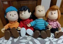 スヌーピーと仲間たち(４人組)アプローズ社 ドール ソフビ（新品未使用）