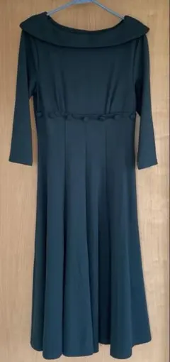 ダークグリーン オフショルダー 七分袖ワンピース