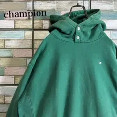 チャンピオン　リバースウィーブ　パーカー　ハーフボタン　ワンポイント刺繍ロゴ