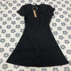 skims 黒のひざ丈ワンピース 半袖 フレアスリーブ