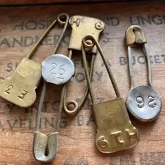 USランドリーピン5本／真鍮／vintage／アメリカ