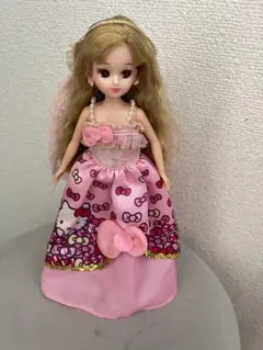 リカちゃん人形 ハローキティドレス付き