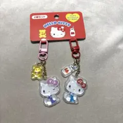 ハローキティ キーホルダー2個セットお揃いアクリルキーホルダー　ニコにこ