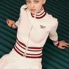 FOREVER21×Reebok コラボ　ジップパーカーのサムネイル
