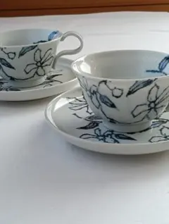 青い花柄ティーカップとソーサーセット　2客