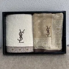 （イヴ・サンローラン）ロゴ刺繍が入ったハンドタオル2枚セット