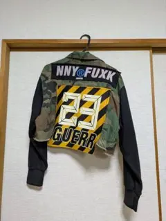 Bershka 迷彩柄クロップドジャケット