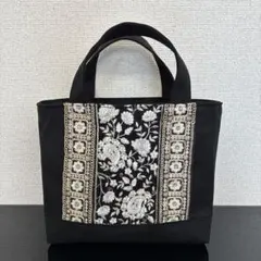 7/20-4】リバティ インド刺繍生地 ヌビバッグ Mサイズ - メルカリ