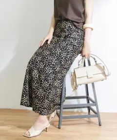 【定価13200円/完売品】アーバンリサーチ ランダムフラワープリントスカート