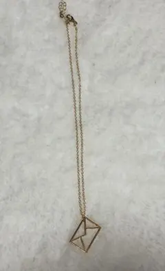 ゴールドトーン 封筒型 ネックレス