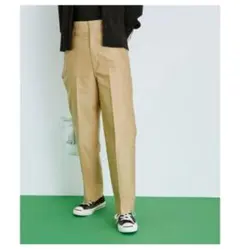 アダムエロペ　ギザコットンチノパンツのサムネイル