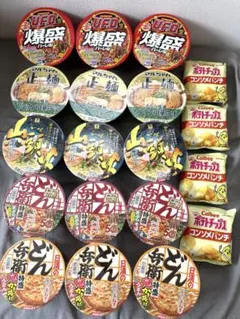 カップ麺他お菓子の詰め合わせ！のサムネイル