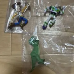 トイ・ストーリー　ゆらゆらつながるマスコット　ウッディ　バズ　レックス