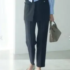 美品green label パウドレテーパードパンツ ネイビー　36 オフォス