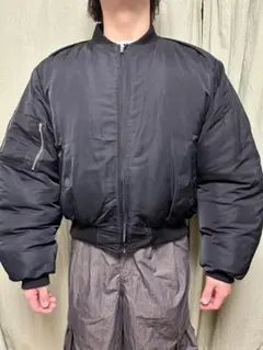 ダウン MA-1 フライトジャケット ブラック 中綿 ボリューム ショート丈