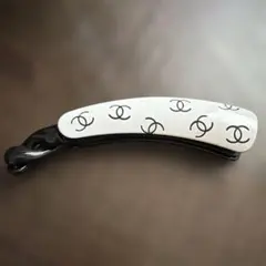 CHANEL ココマーク バナナクリップ ヘアアクセサリーのサムネイル