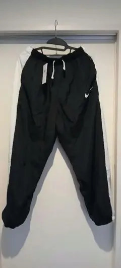 ナイキ　NIKE　パンツ　新品