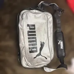 プーマ　エナメルバッグ
