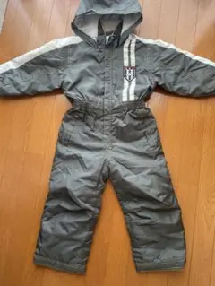子ども用グレーのスキー・スノボウェア