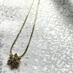 スワロフスキー　ネックレス　雪の結晶　ブランド小物
