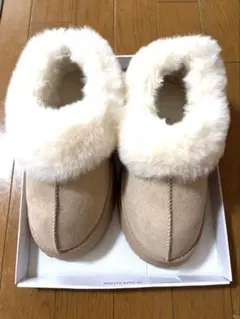 ムートン　ショートブーツ　ベージュ　M