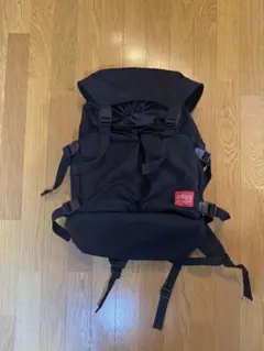 黒いバックパック
