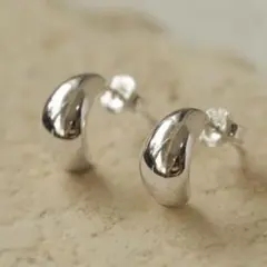 ★再入荷★ 新品　ステンレス 小ぶりドロップ　ピアス