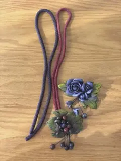 ハンドメイド バラと葉、ブドウモチーフ ブローチ ネックレス 美品