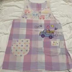 チェック柄エプロン カラフルな車のイラスト付き