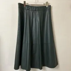 ZARAフェイクレザーダークグリーン フレアスカート　ベルト付き