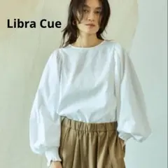 Libra Cue ホワイトブラウス ボリュームスリーブ 新品タグ付きのサムネイル