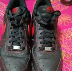 Nike Air Force 1 ブラック/レッド