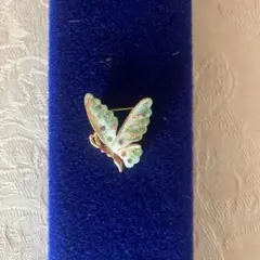 蝶のブローチ カラフルストーン付き