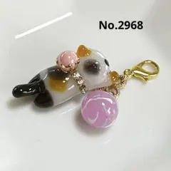 No.2989 スライディングねこのチャーム - メルカリ
