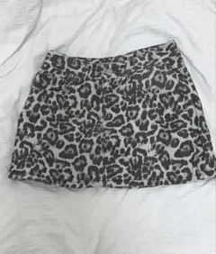 ヒョウ柄ミニスカート グレーとブラック
