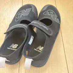 new balance サンダル　21cm