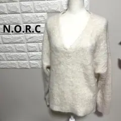 N.O.R.C ノーク レディース ニット アルパカ 白 ふわふわ Ｖネックのサムネイル