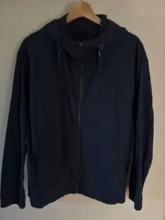 UNIQLOネイビー フード付き マウンテンパーカー
