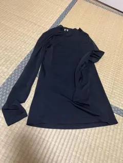 アンダーアーマー　アンダーシャツ　ほぼ新品　ブラック　Mサイズ