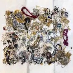 イミテーションアクセサリー まとめ売り 1kg ① - メルカリ