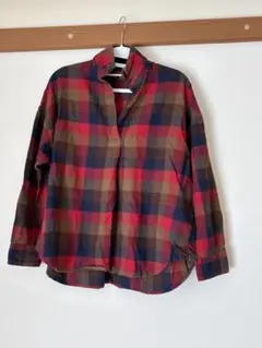 ユニクロ　トップス　Mサイズ