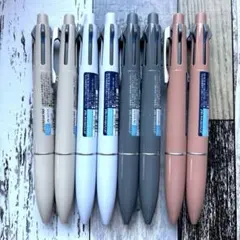 ジェットストリームライトタッチ4 +1 8本　いずれか2本、1700円